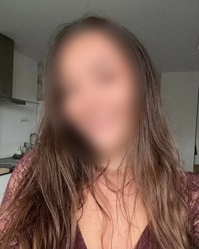 Sara - Image 6